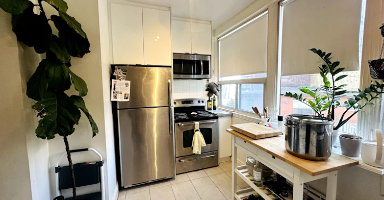 2-20 Triller Avenue, Toronto, ON, M6K 3B8 - 18