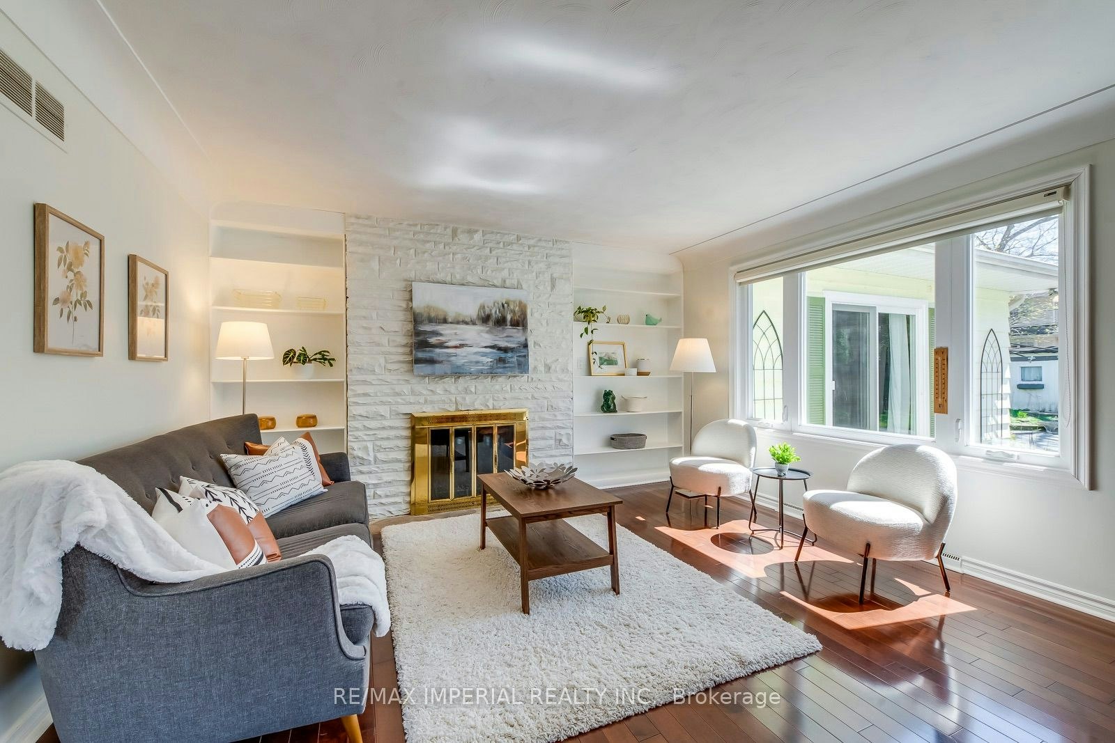2048 Devon Road, Oakville, ON, L6J 2N2