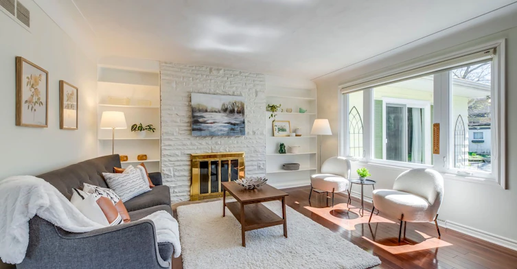 2048 Devon Road, Oakville, ON, L6J 2N2