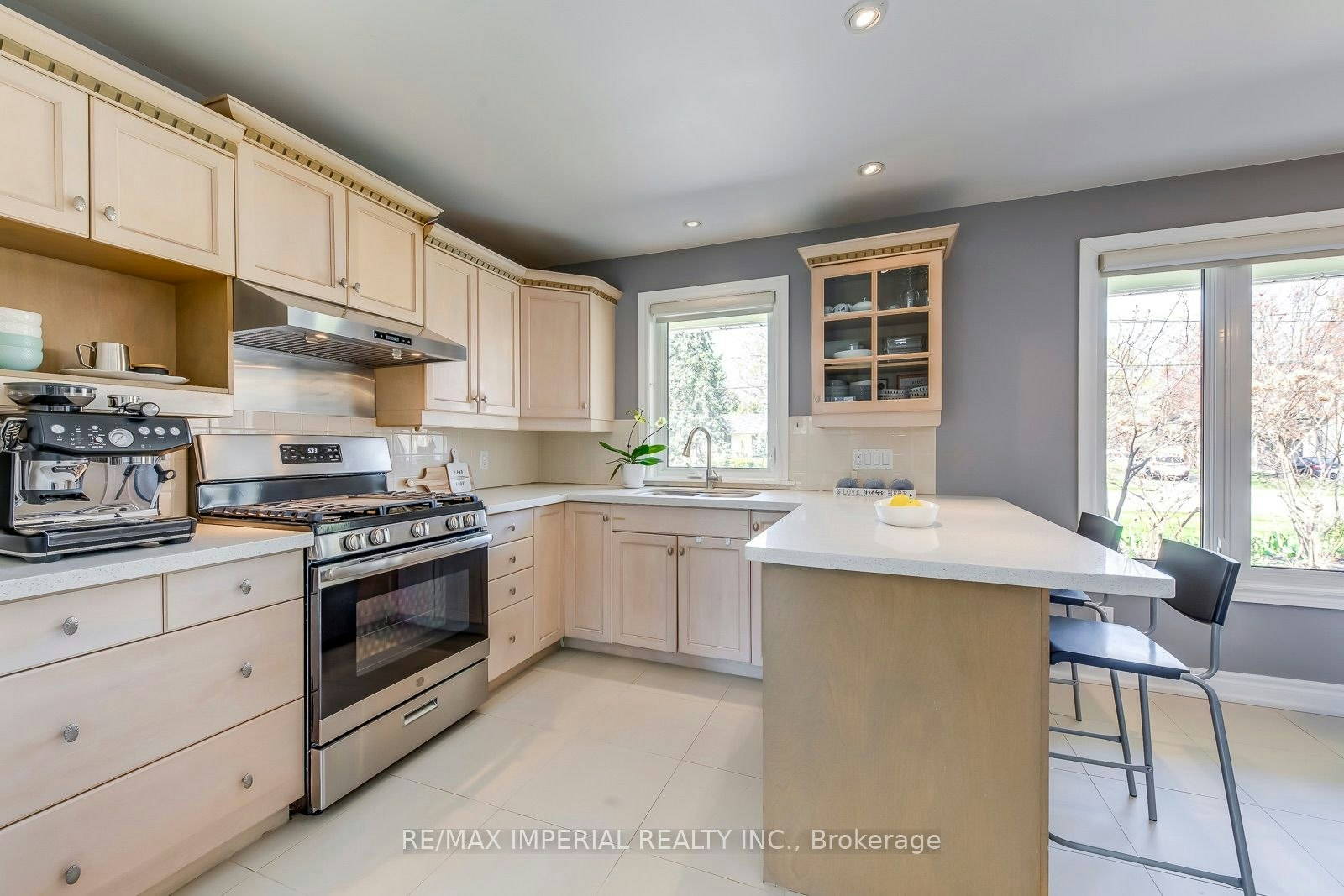 2048 Devon Road, Oakville, ON, L6J 2N2 - 11