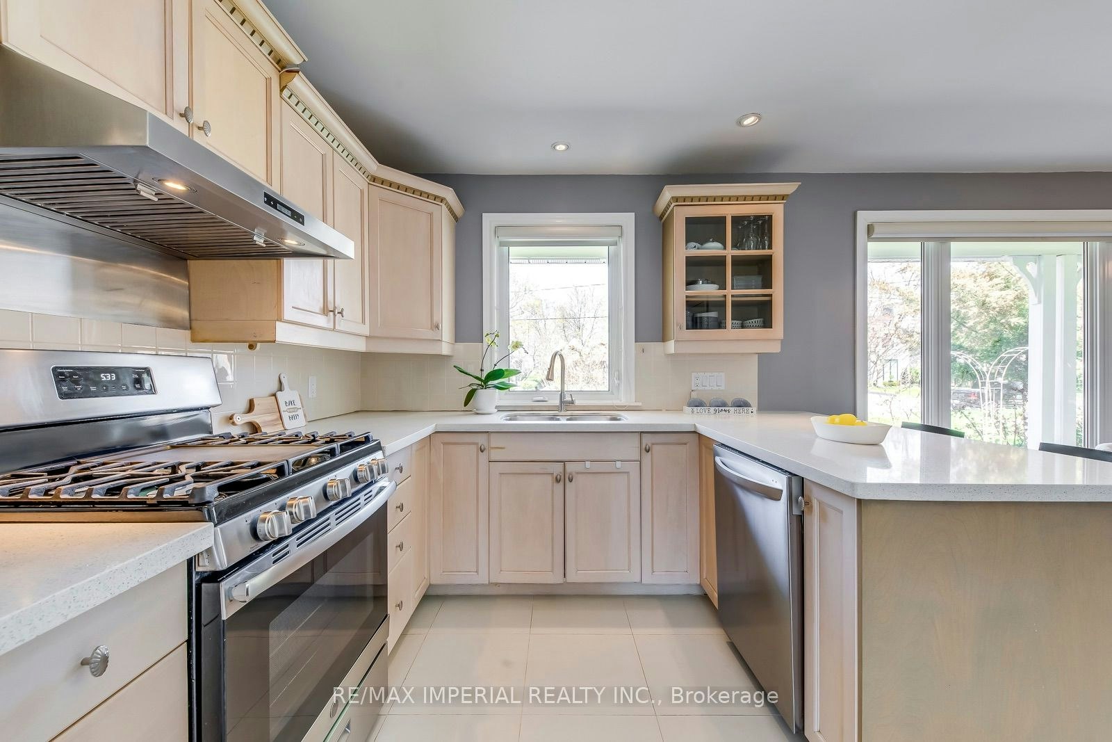 2048 Devon Road, Oakville, ON, L6J 2N2 - 12