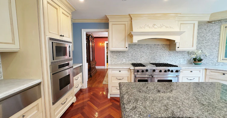 B4-2415 Jarvis Street, Mississauga, ON, L5C 2P7 - 11