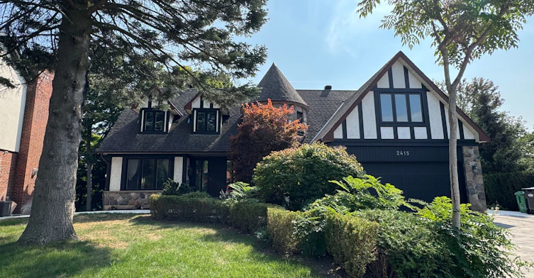 B4-2415 Jarvis Street, Mississauga, ON, L5C 2P7