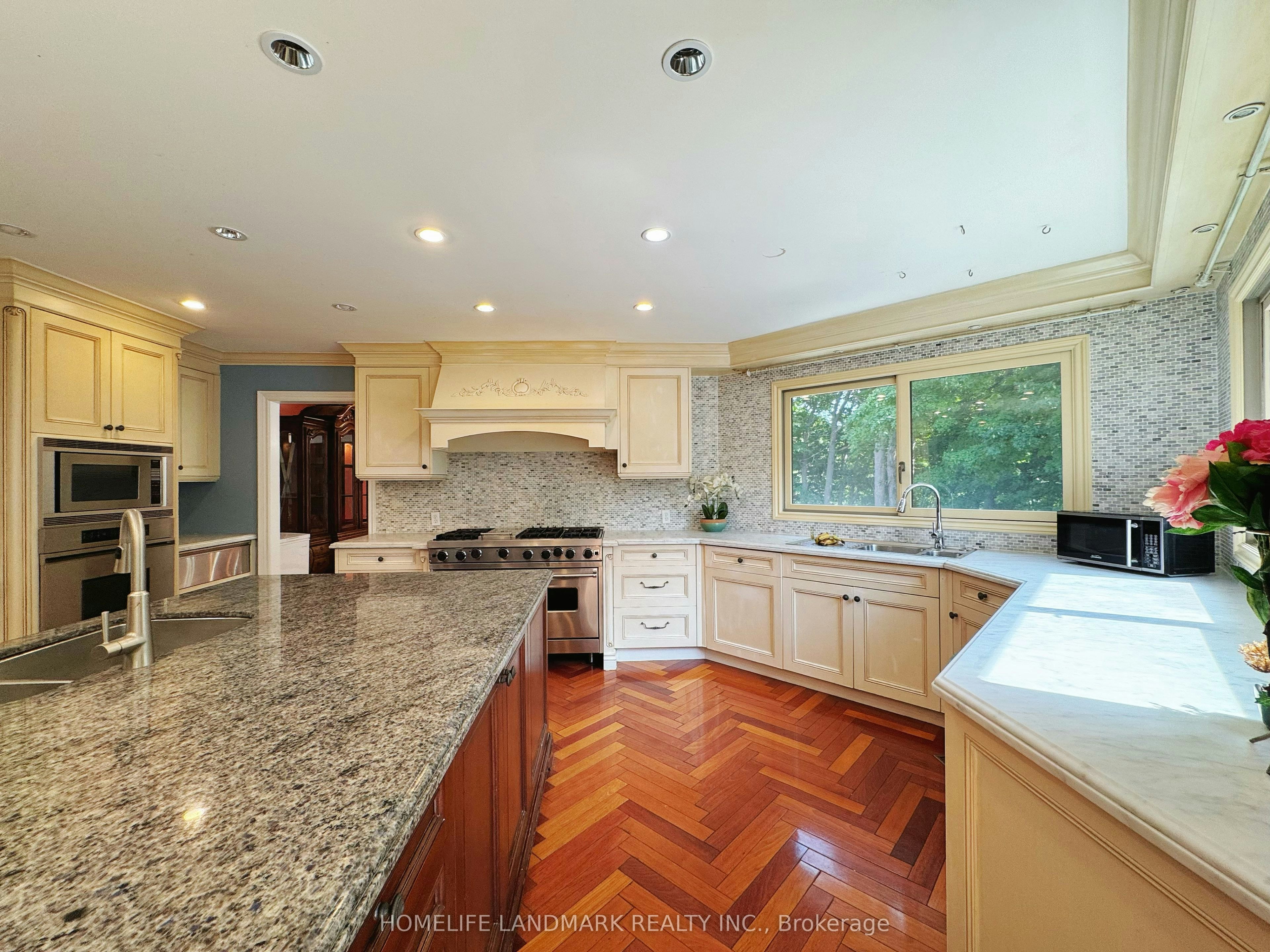 B4-2415 Jarvis Street, Mississauga, ON, L5C 2P7 - 9