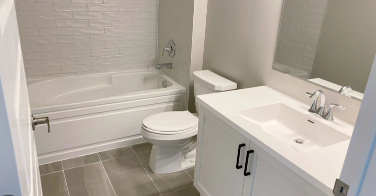505-50 Kaitting Trail, Oakville, ON, L6M 5N3 - 12