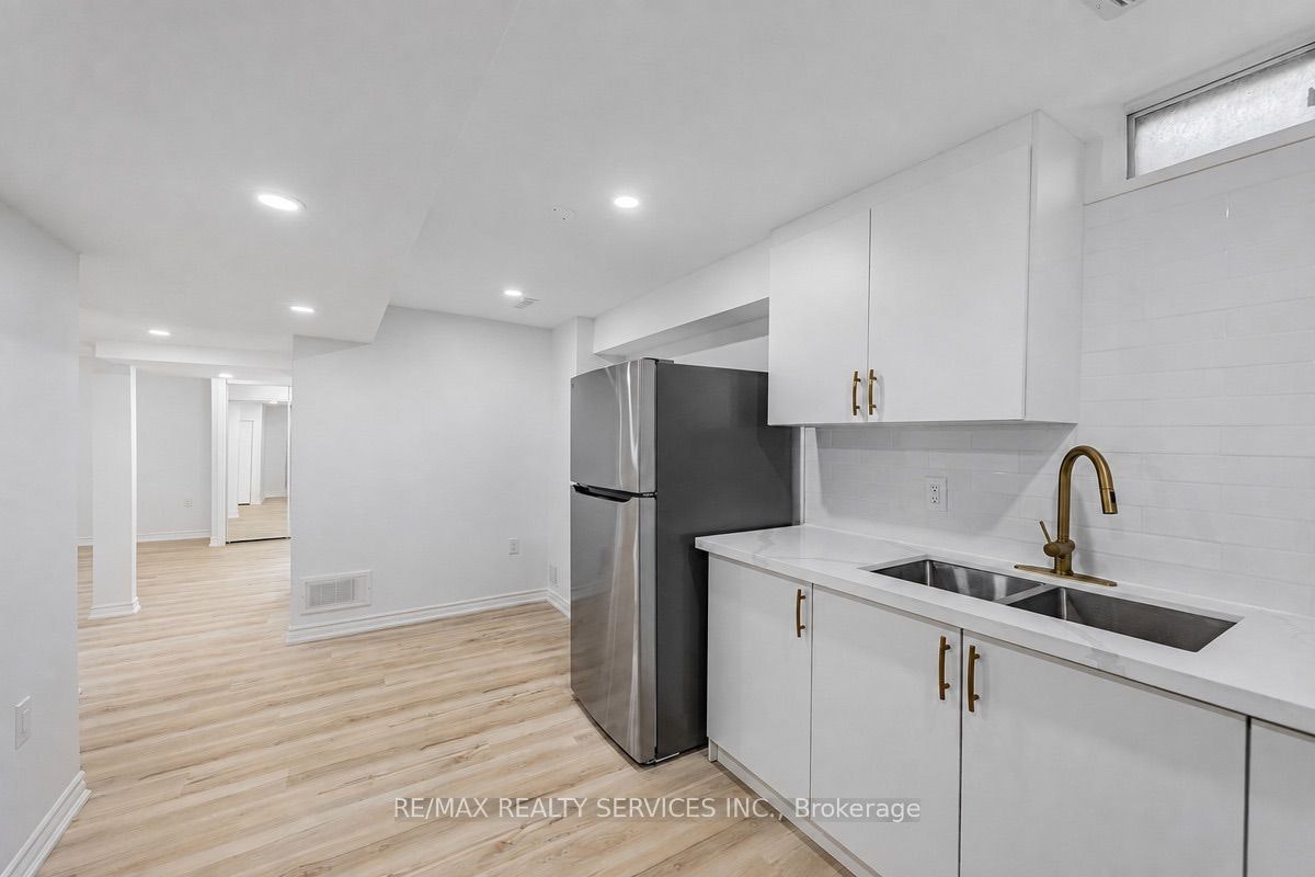 Bsmt-42 Northampton Street, Brampton, ON, L6S 3Y7 - 16