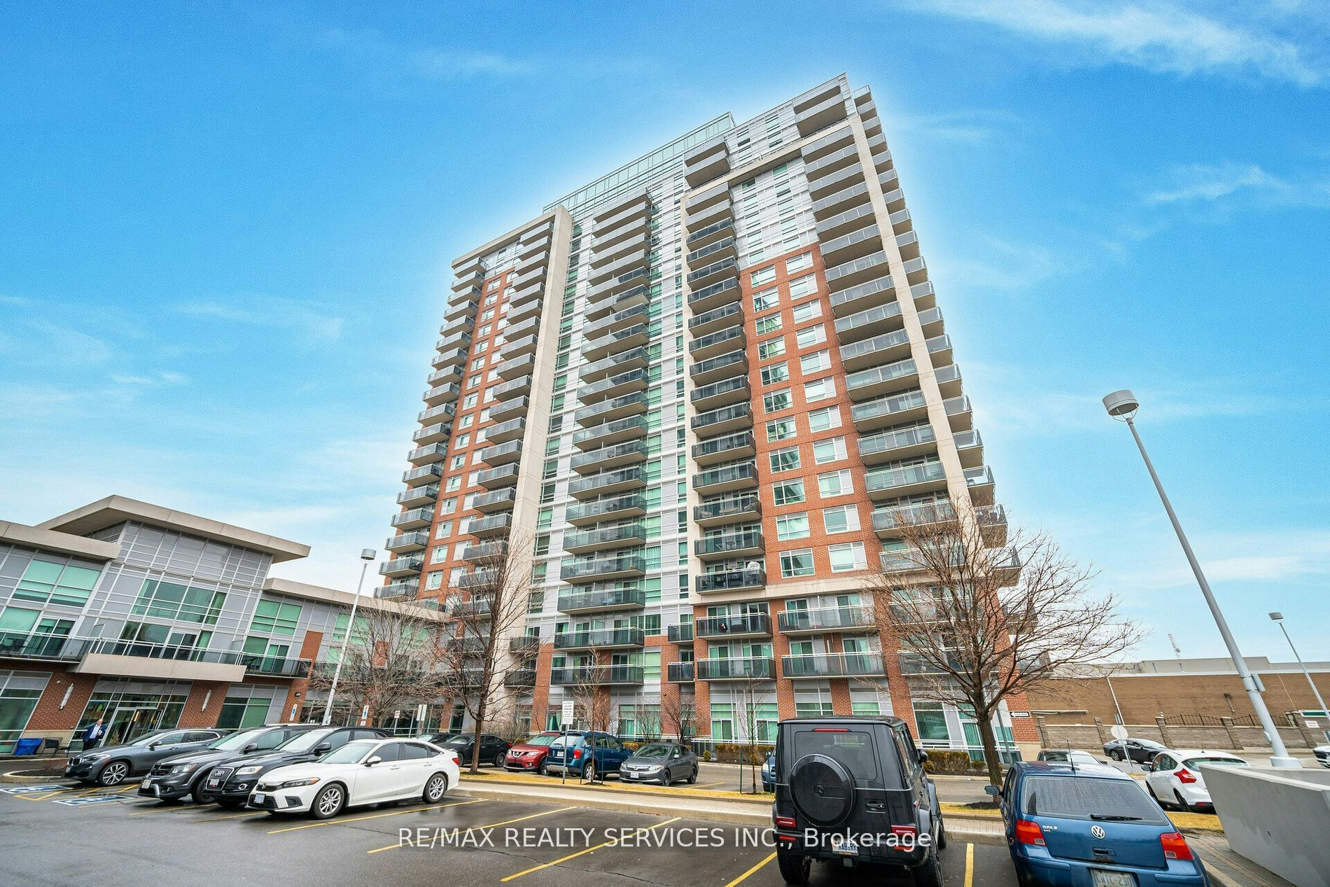 2009-215 Queen Street E, Brampton, ON, L6W 0A9