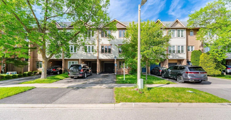 2349 Strawfield Court, Oakville, ON, L6H 6C2