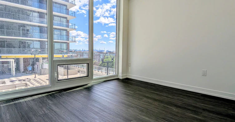 807-4010 Eglinton Avenue W, Toronto, ON, M9A 4M2 - 5