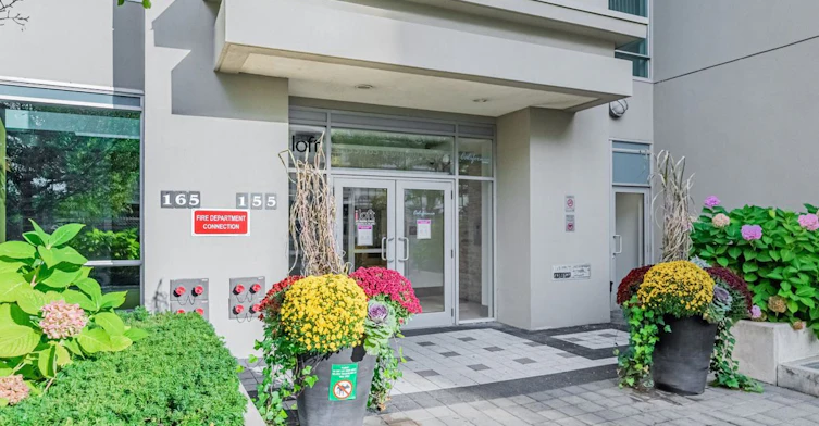 2314-155 Legion Road N, Toronto, ON, M8Y 0A7 - 2