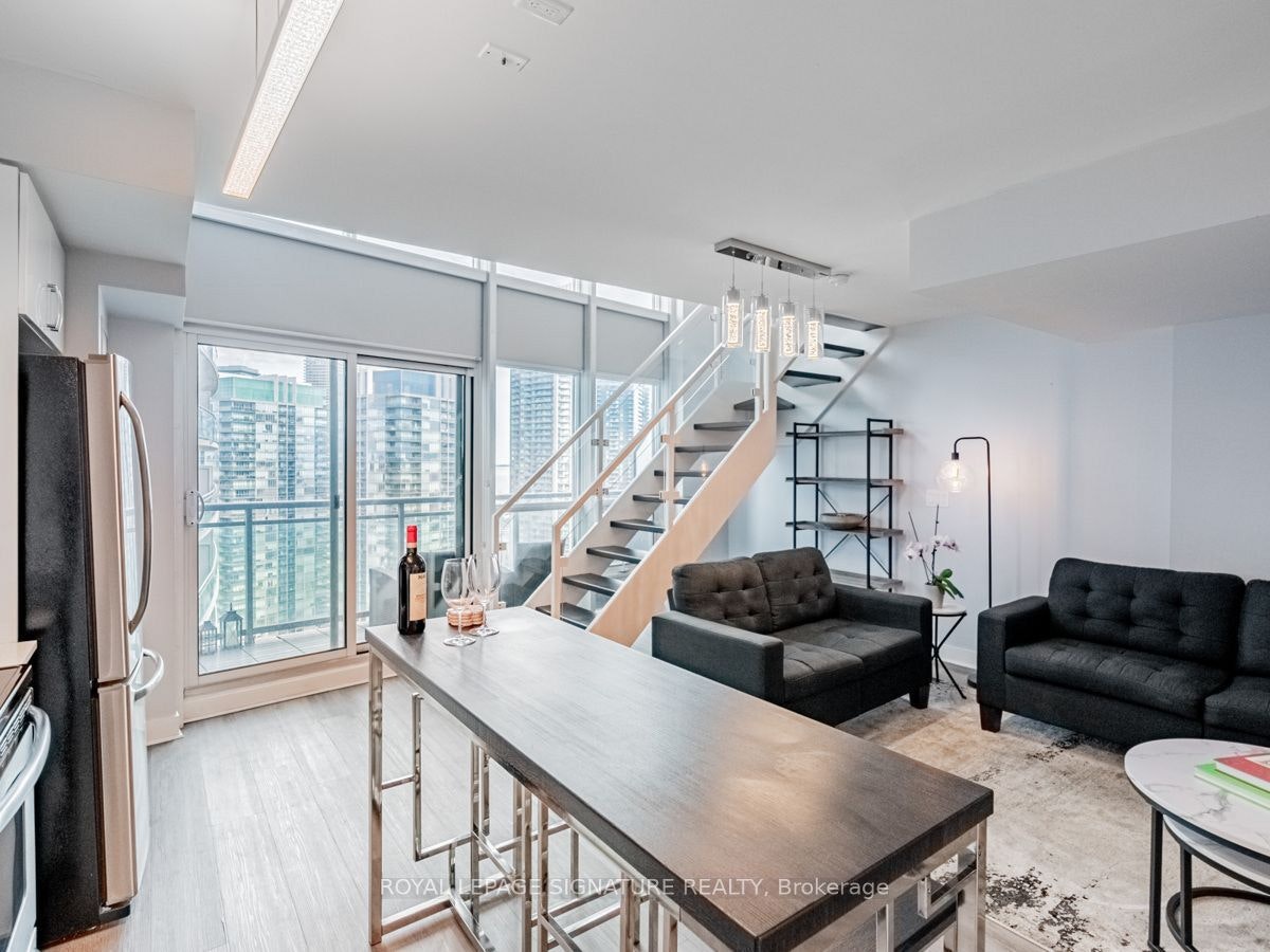 2314-155 Legion Road N, Toronto, ON, M8Y 0A7 - 14