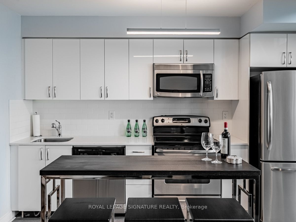 2314-155 Legion Road N, Toronto, ON, M8Y 0A7 - 11