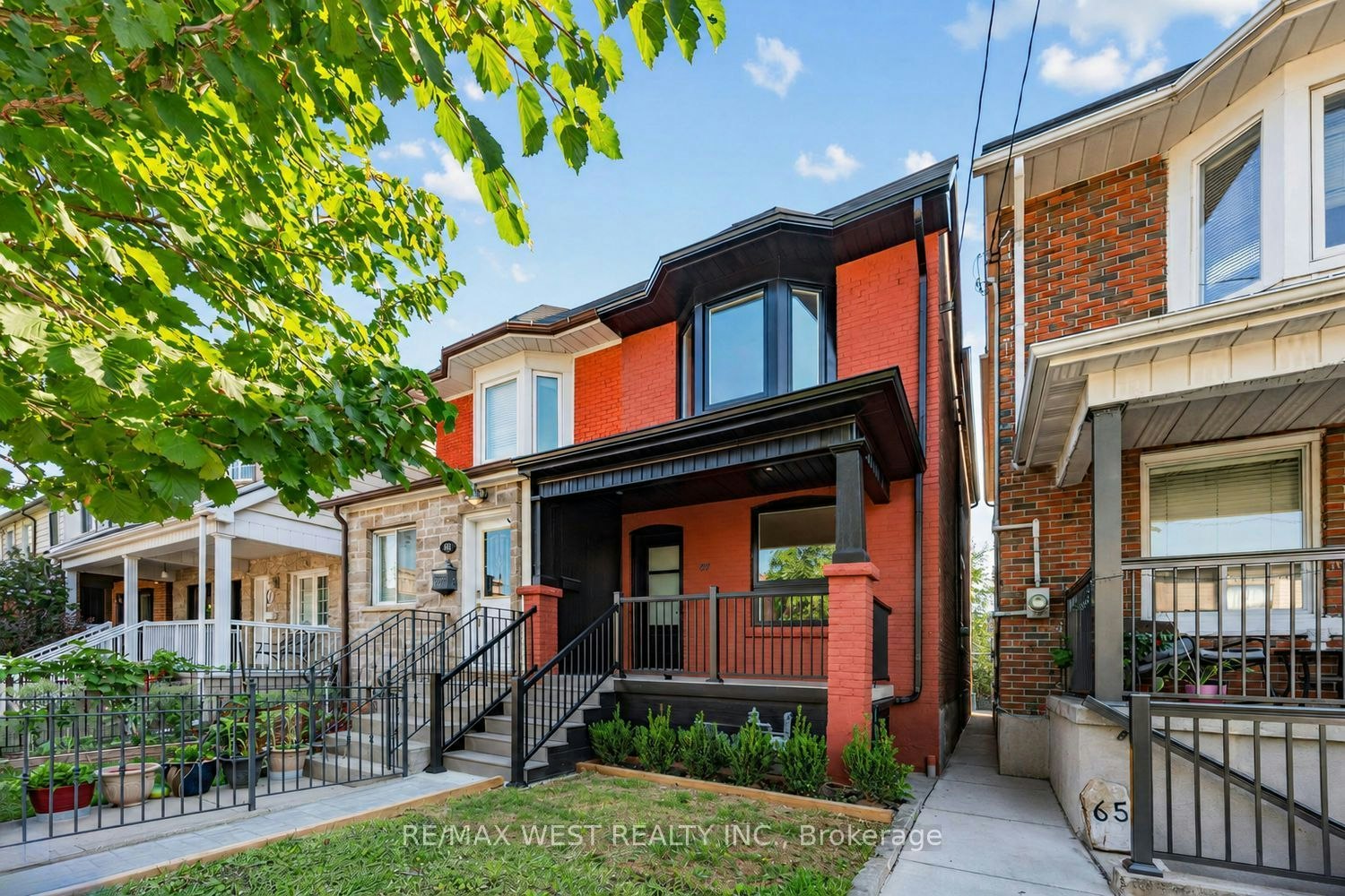 67 Day Avenue, Toronto, ON, M6E 3W1