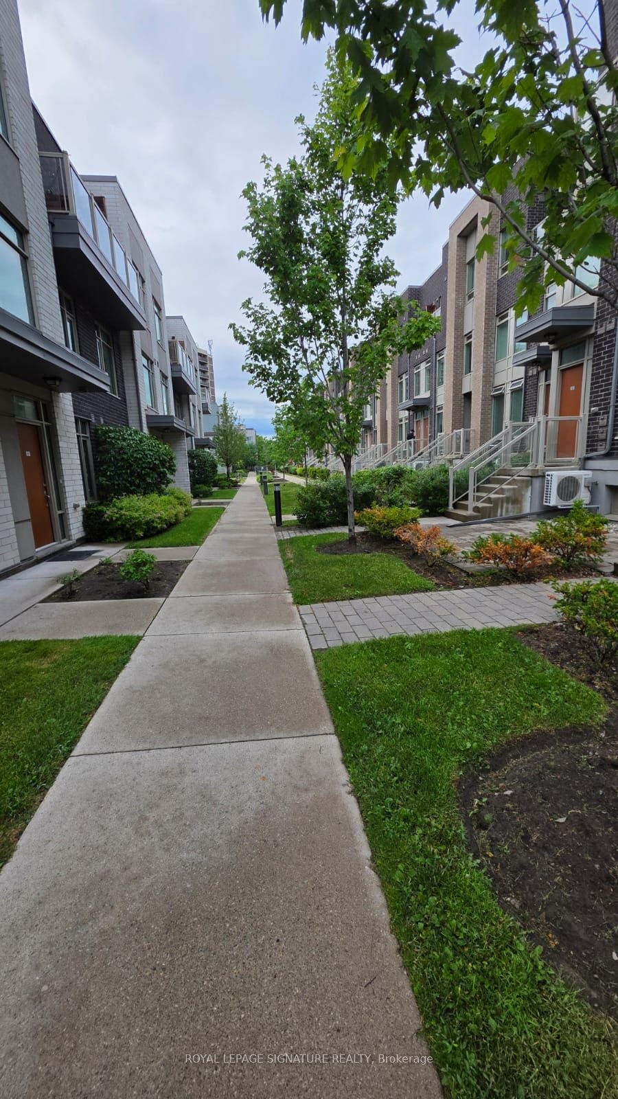 120-11 Applewood Lane, Toronto, ON, M9C 0C1