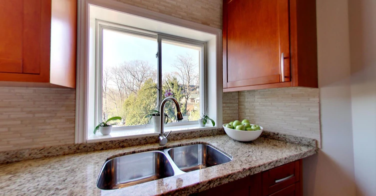 63 Stephen Drive, Toronto, ON, M8Y 3M8 - 4