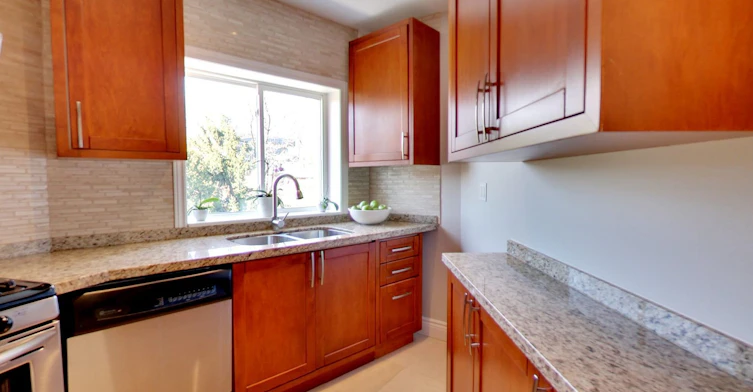 63 Stephen Drive, Toronto, ON, M8Y 3M8 - 5