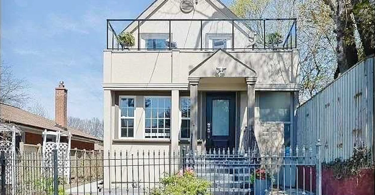 63 Stephen Drive, Toronto, ON, M8Y 3M8