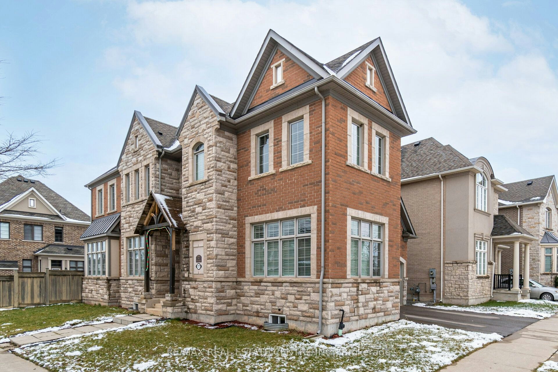 177 North Park Boulevard N, Oakville, ON, L6M 0X3