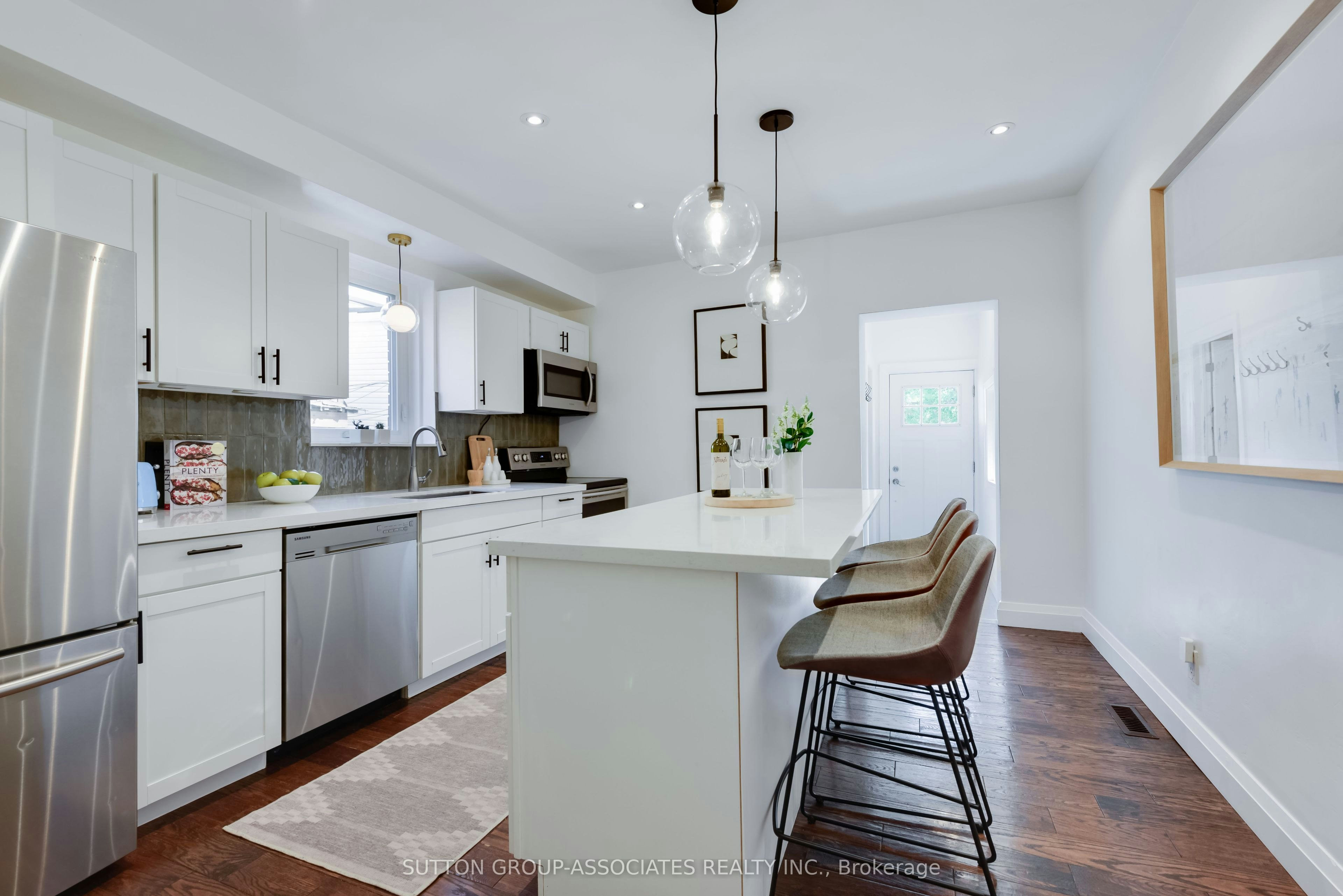 37 Ashburnham Road, Toronto, ON, M6H 2K4
