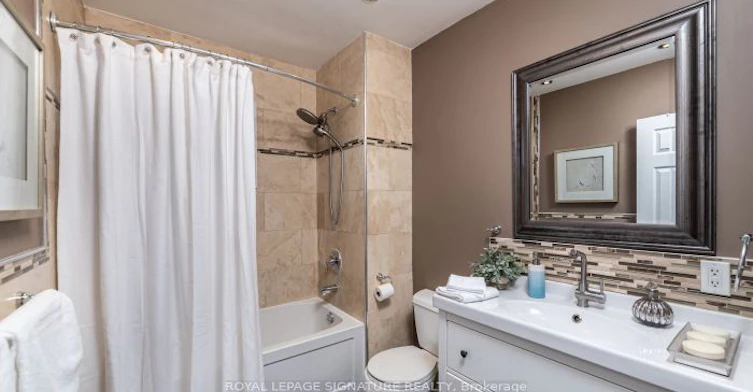 Main Floor Apartment-438 Third Line, Oakville, ON, L6L 4A5 - 10
