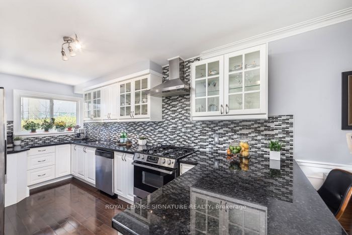 Main Floor Apartment-438 Third Line, Oakville, ON, L6L 4A5 - 6