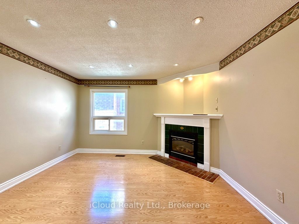 3 Dorking Drive, Brampton, ON, L6Z 3R2 - 3