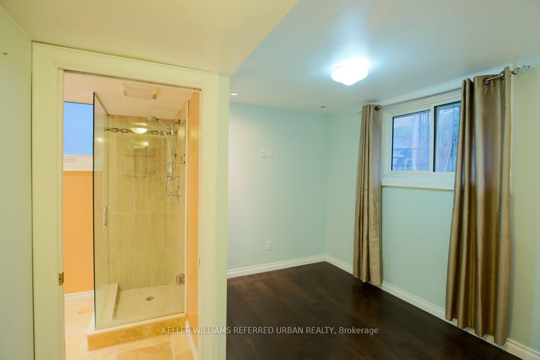 2255 Urwin Crescent, Oakville, ON, L6L 2T3 - 11