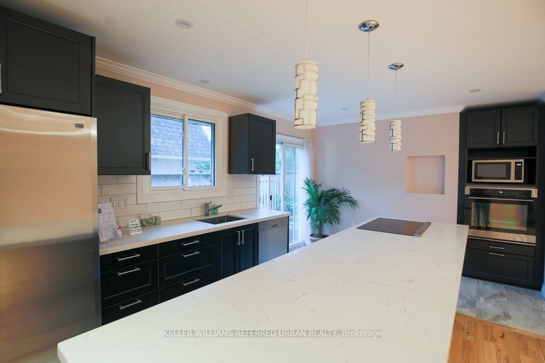 2255 Urwin Crescent, Oakville, ON, L6L 2T3 - 6