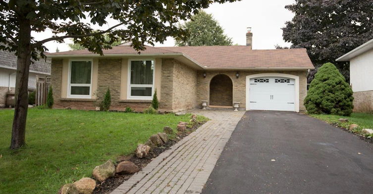 2255 Urwin Crescent, Oakville, ON, L6L 2T3