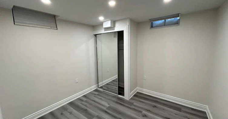 Bsmt-1028 Fernandez Drive, Mississauga, ON, L5V 1W9 - 10