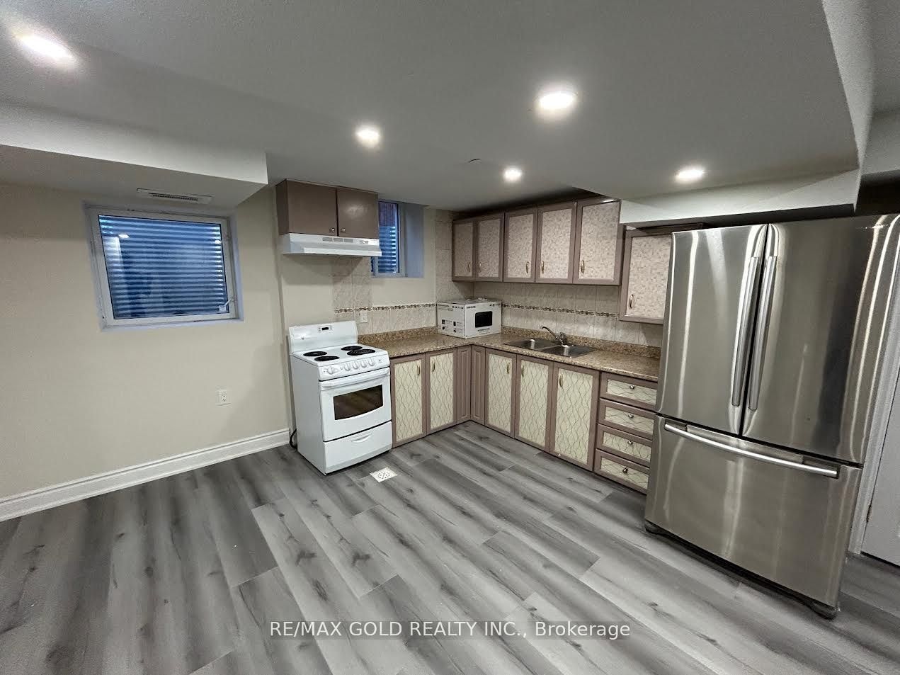 Bsmt-1028 Fernandez Drive, Mississauga, ON, L5V 1W9 - 7