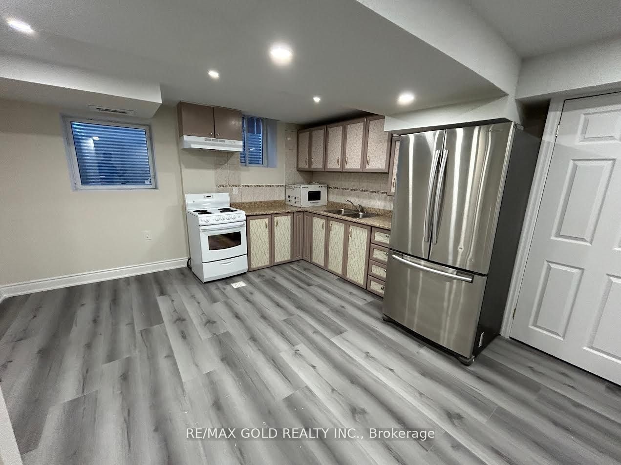 Bsmt-1028 Fernandez Drive, Mississauga, ON, L5V 1W9 - 9