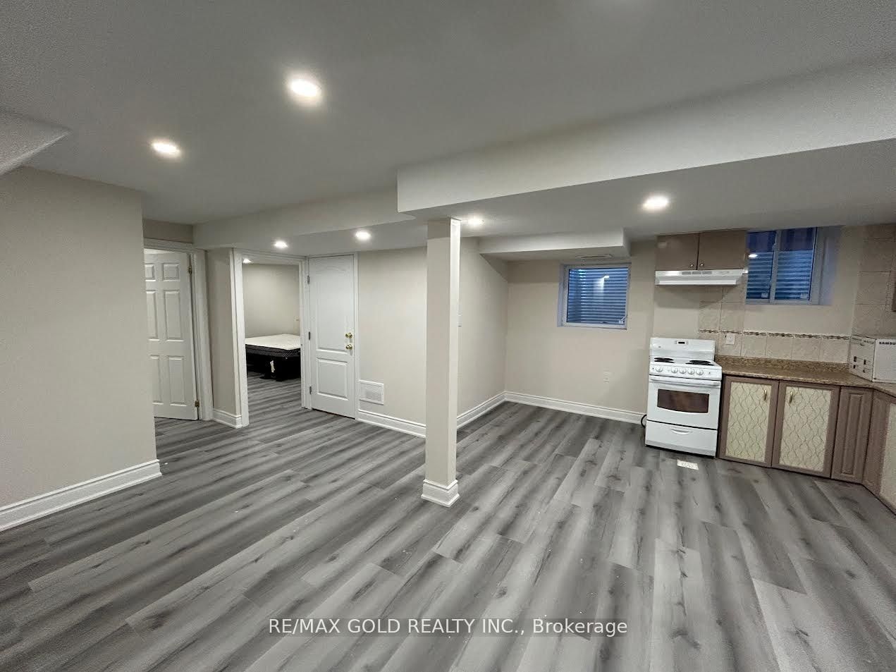 Bsmt-1028 Fernandez Drive, Mississauga, ON, L5V 1W9 - 8