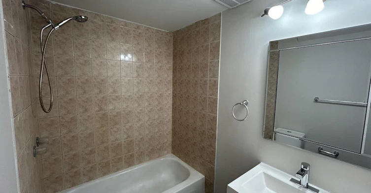 Bsmt-1028 Fernandez Drive, Mississauga, ON, L5V 1W9 - 5