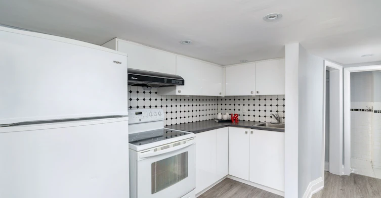 Bsmt-46 Miranda Avenue, Toronto, ON, M6E 4G4 - 4