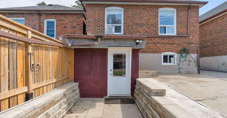 Bsmt-46 Miranda Avenue, Toronto, ON, M6E 4G4 - 12