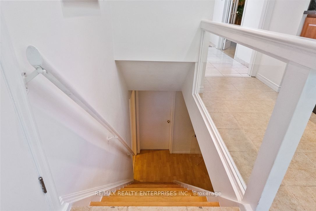 1373 Queen Victoria Avenue, Mississauga, ON, L5H 3H2 - 33