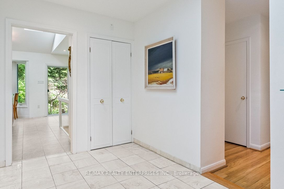 1373 Queen Victoria Avenue, Mississauga, ON, L5H 3H2 - 6