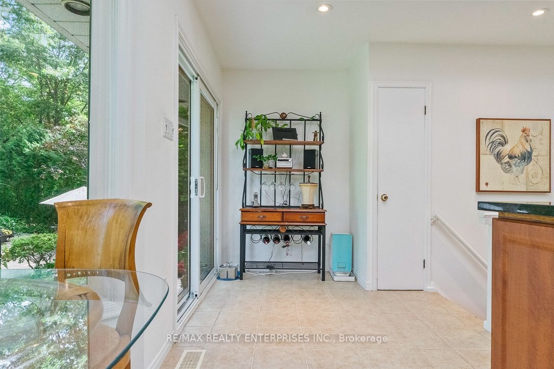 1373 Queen Victoria Avenue, Mississauga, ON, L5H 3H2 - 14