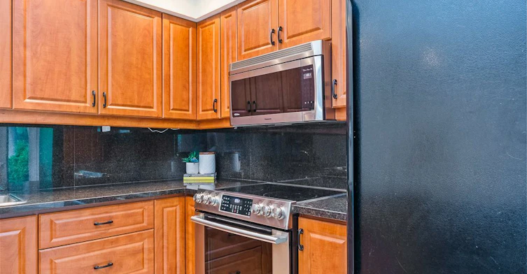 1373 Queen Victoria Avenue, Mississauga, ON, L5H 3H2 - 17