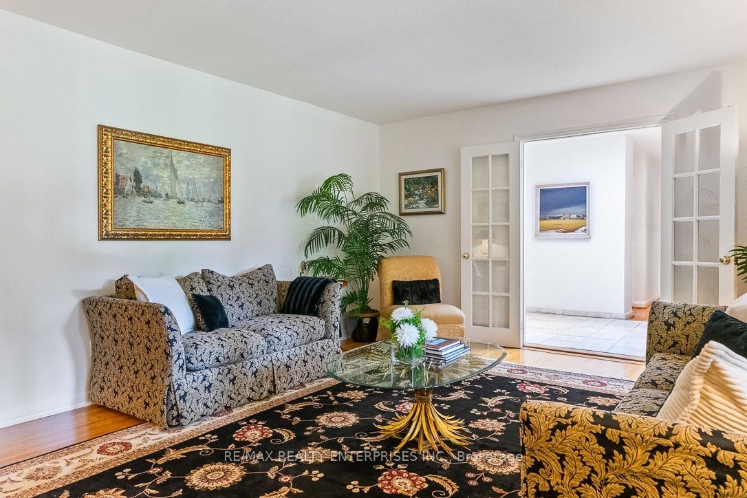 1373 Queen Victoria Avenue, Mississauga, ON, L5H 3H2 - 8