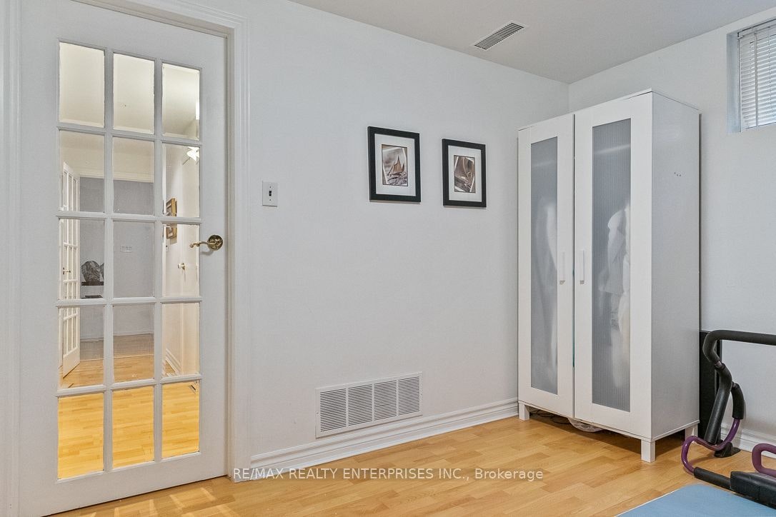 1373 Queen Victoria Avenue, Mississauga, ON, L5H 3H2 - 42