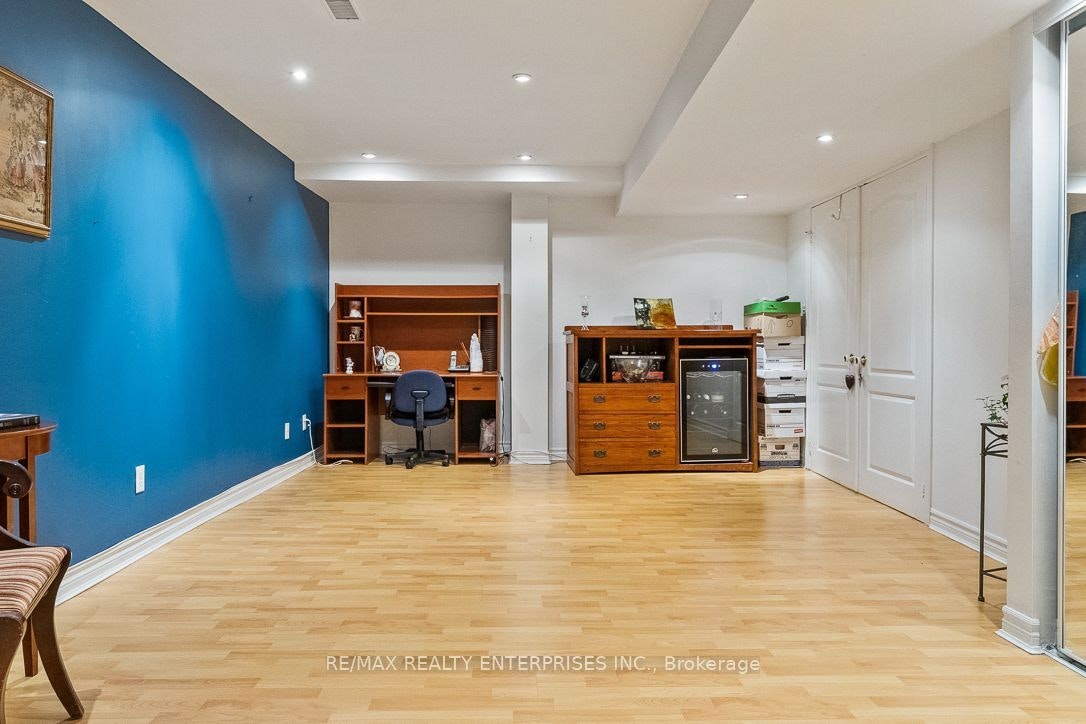 1373 Queen Victoria Avenue, Mississauga, ON, L5H 3H2 - 40