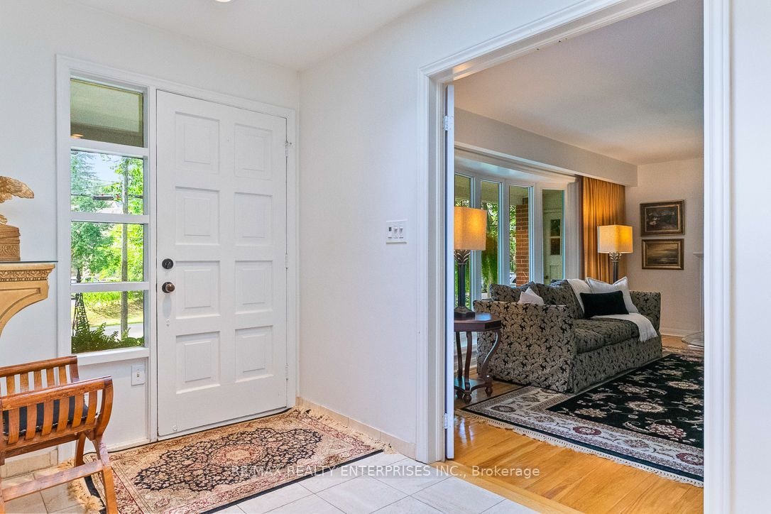 1373 Queen Victoria Avenue, Mississauga, ON, L5H 3H2 - 5