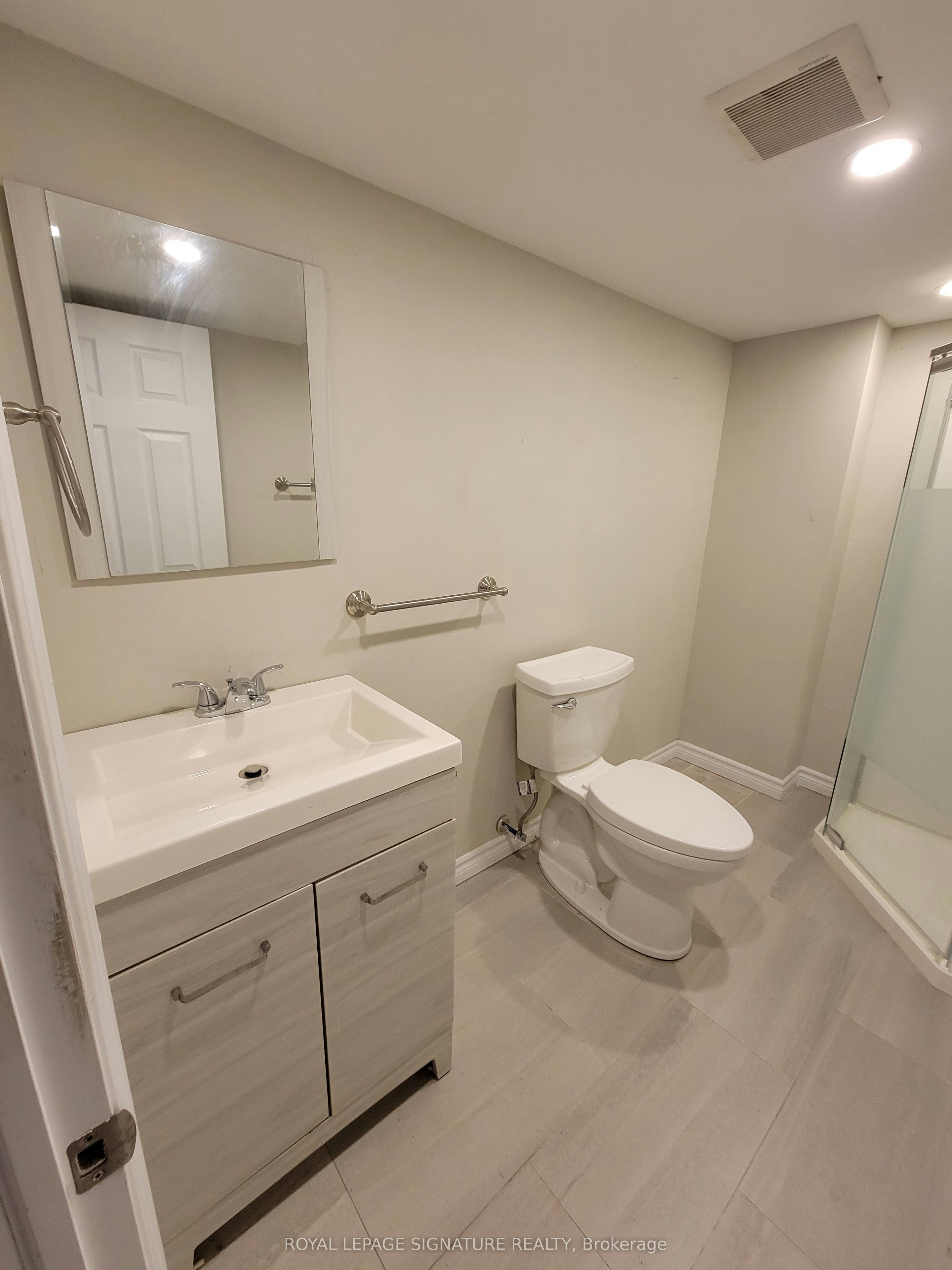 L4-498 Horner Avenue, Toronto, ON, M8W 2B8 - 12