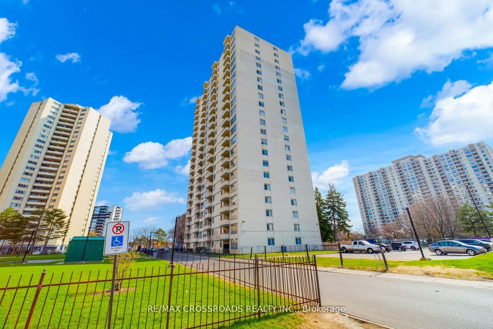 1208-340 Dixon Road, Toronto, ON, M9R 1T1