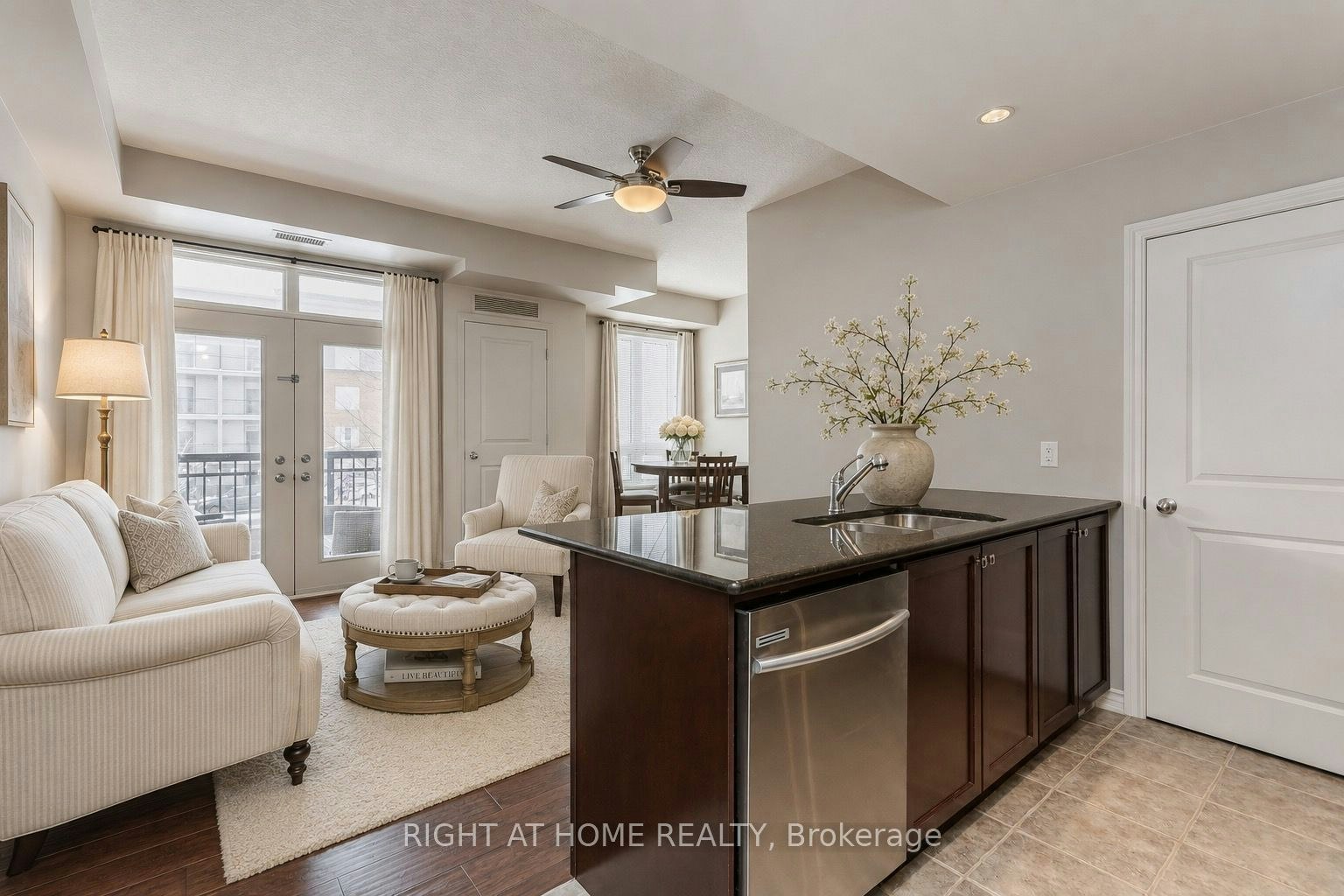 205-5327 Upper Middle Road, Burlington, ON, L7L 0E9 - 2