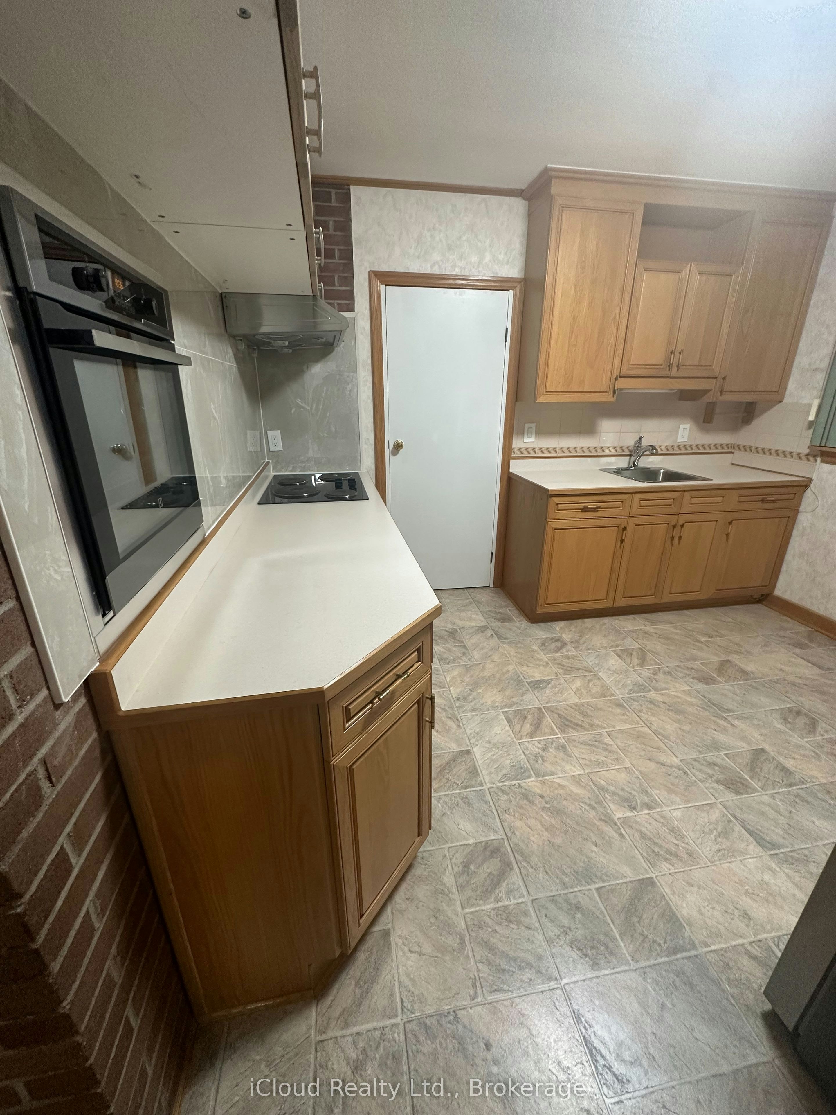 Main-17 Sora Drive, Mississauga, ON, L5M 1B3 - 13