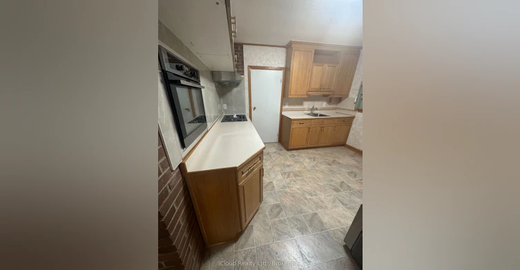 Main-17 Sora Drive, Mississauga, ON, L5M 1B3 - 13