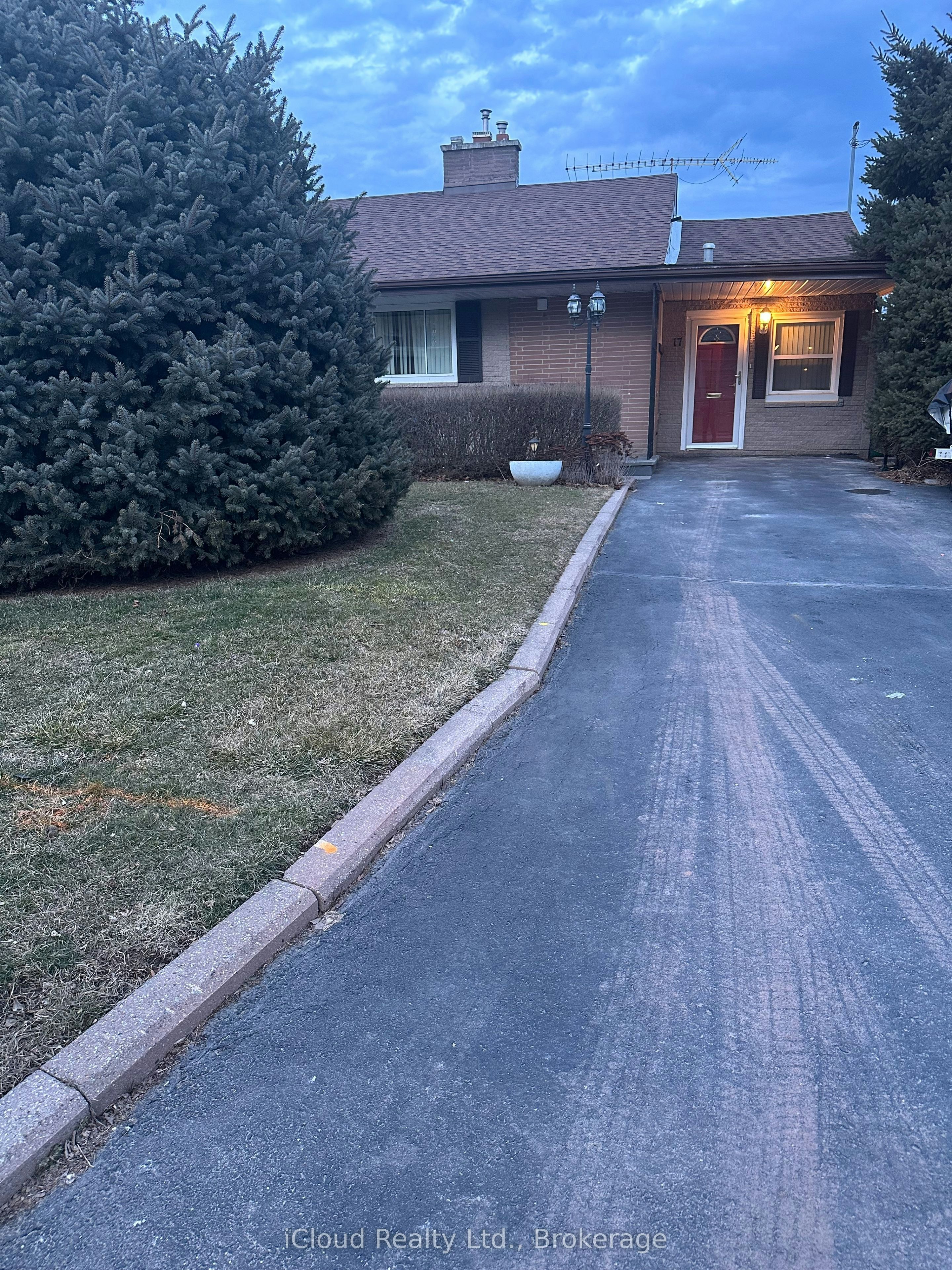 Main-17 Sora Drive, Mississauga, ON, L5M 1B3 - 2